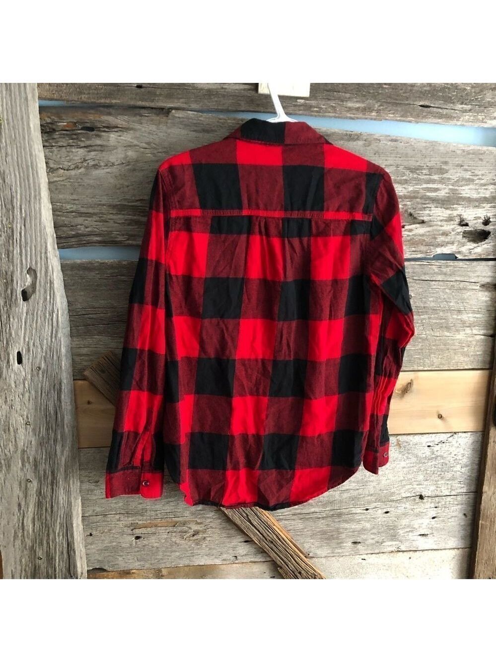 old Navy size Med Red and black buffalo plaid button down shirt - Picture 3 of 5